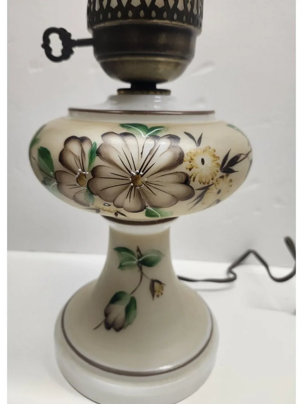 Tiered Vintage GWTW Glass Lamp Mid-Century Milk Glass Gone With the Wind